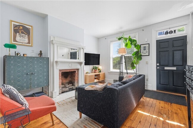 Photo - 106 E Jefferson St