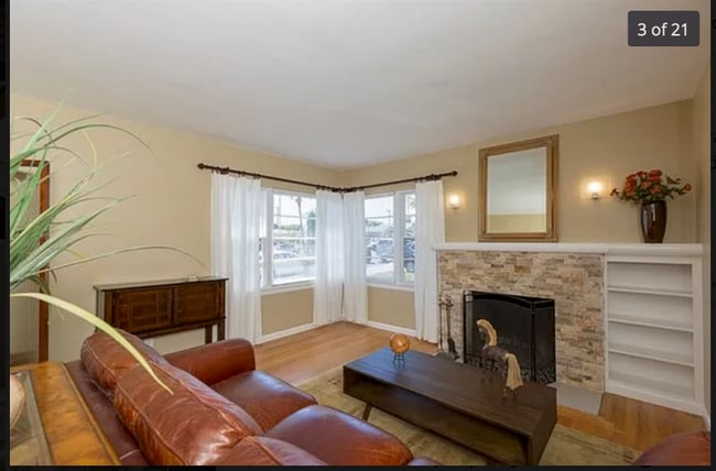 Photo - 3335 Nile St
