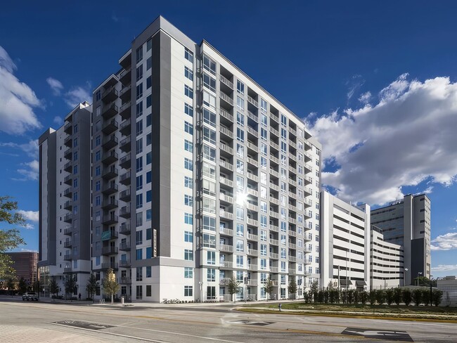 Building Photo - The Julian