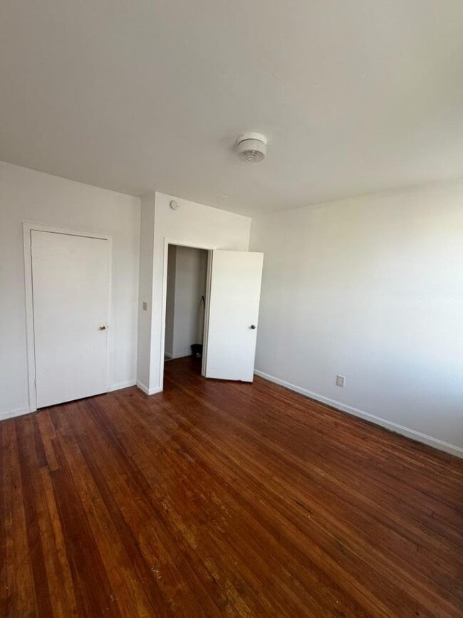142 Lark St