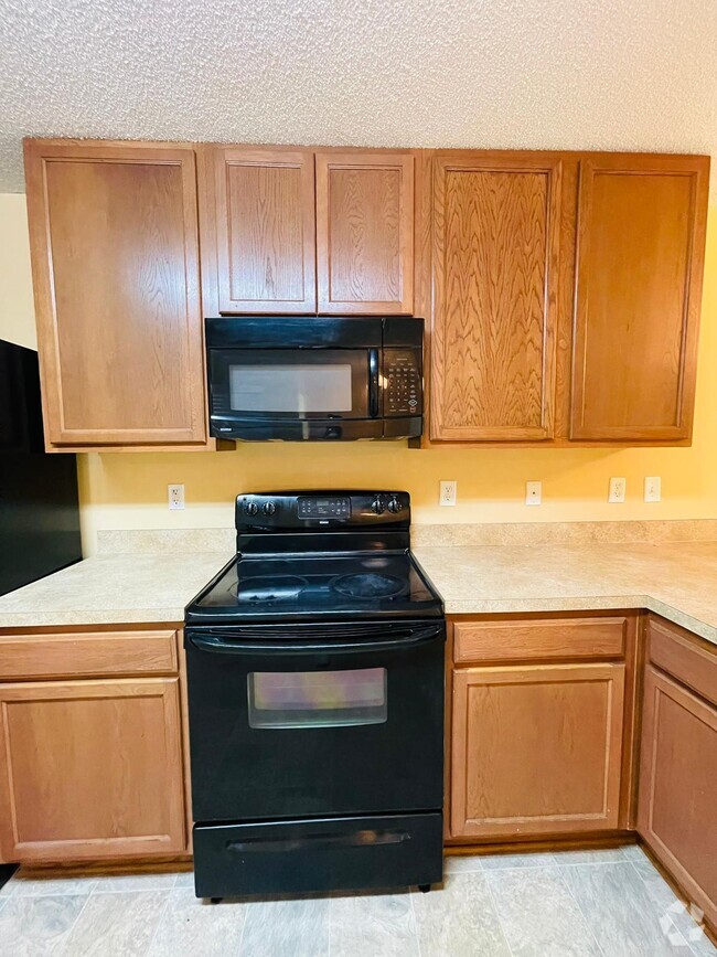 Building Photo - 4800 Playschool Dr Rental