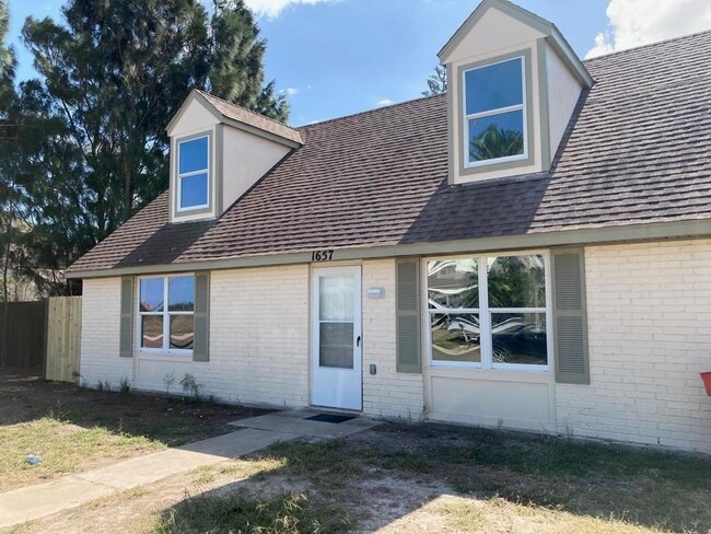 Photo - 1657 N Shore Dr House