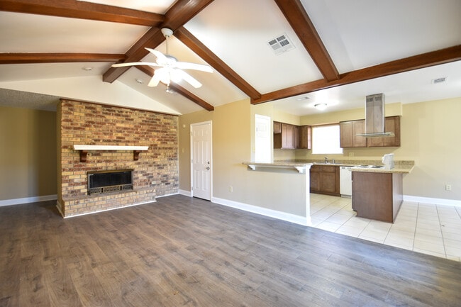 Photo - 2800 Yorktowne Dr