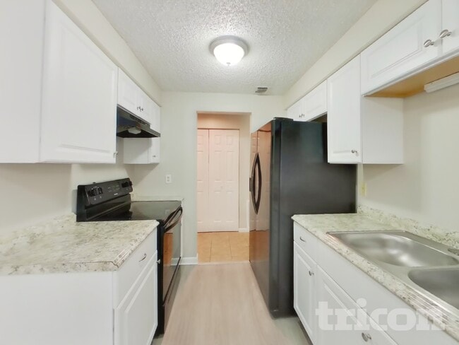 Photo - 6656 Alisma Ln