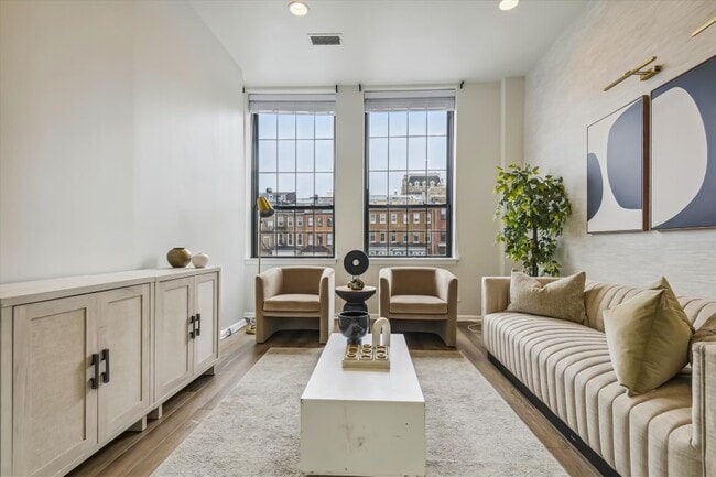 Photo - 1011 Hunter St