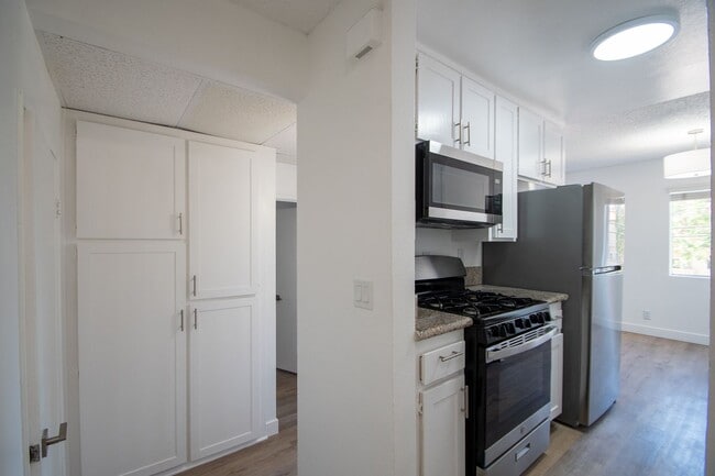 Photo - 11315 Moorpark St Unit 102