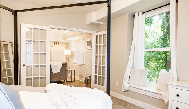 Photo - Cozy 2-Bedroom Home Near Sacred Heart, Shriners, and Deaconess