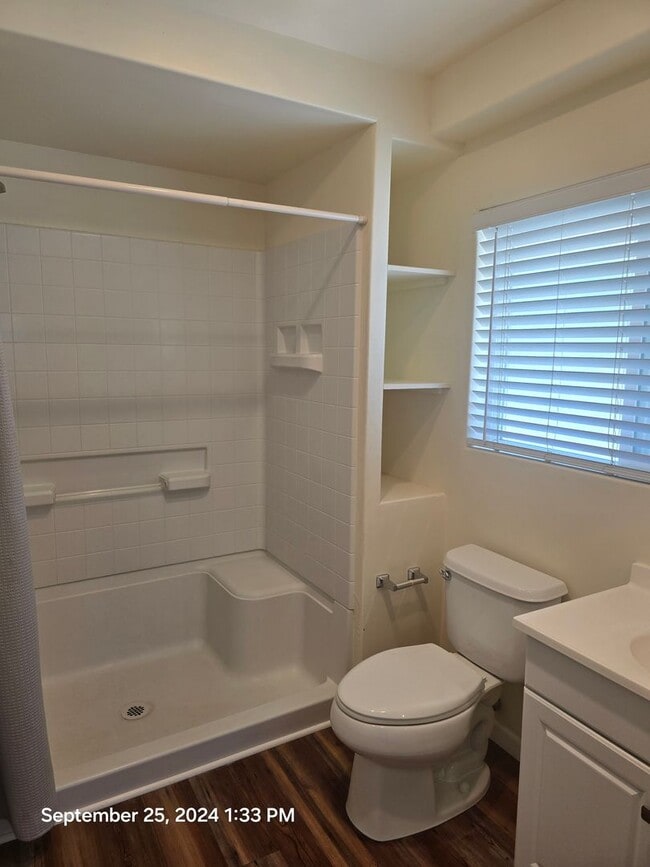 Photo - 995 S Main St Unit B