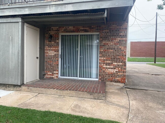 Photo - 110-112 Fairview St Sherman Unit 110 Fairview St