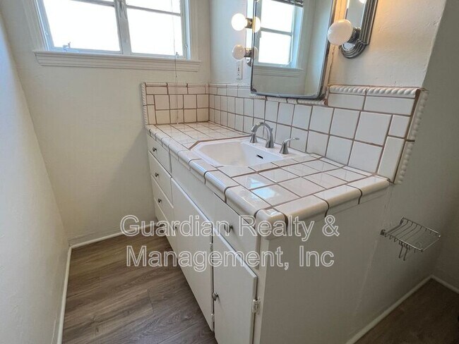 Photo - 535 W Edgemont Ave