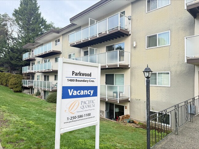 1480-1480 Boundary Crescent