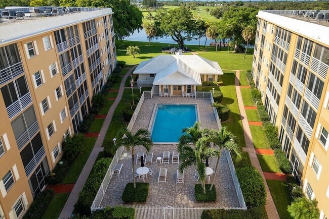 Building Photo - 304 Golfview Rd Unit 4050 Rental