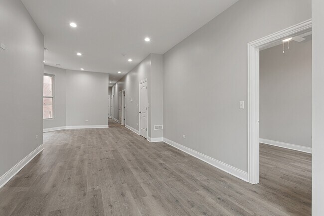 Photo - 2714 W Polk St Unit Floor 2