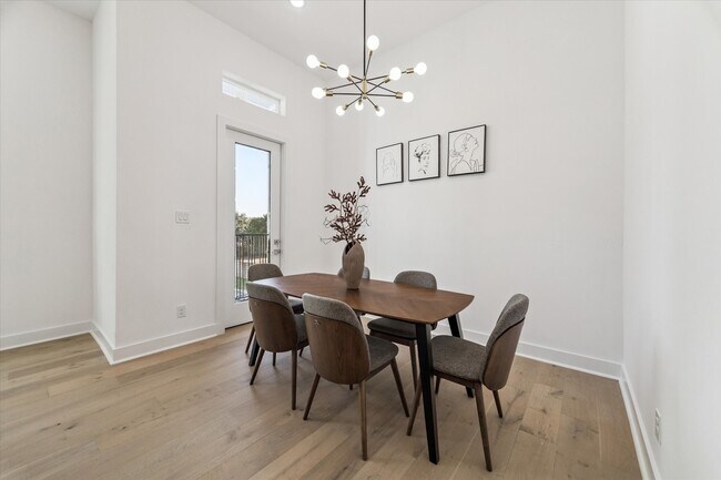 Photo - 2122 Oatfield Dr