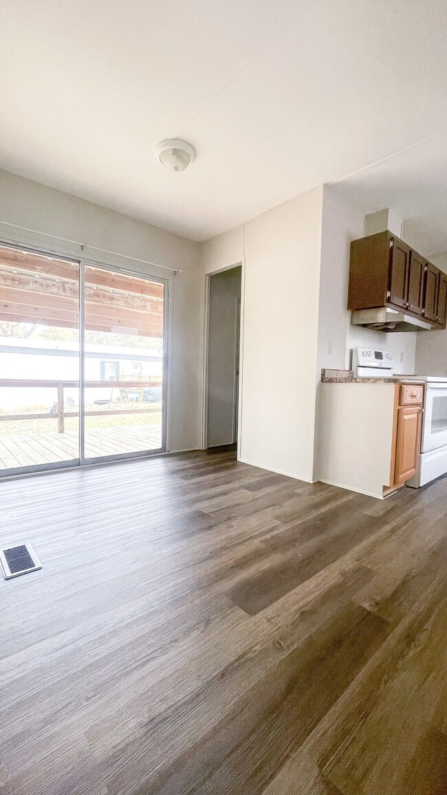 Photo - 1518 Lee County Rd 270