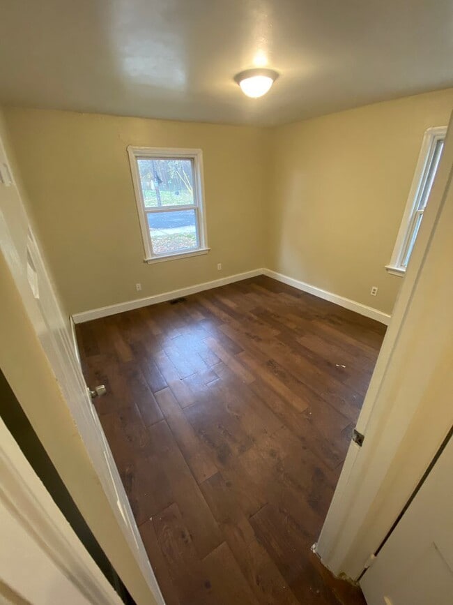 Photo - 11705 Mc Gowan Ave