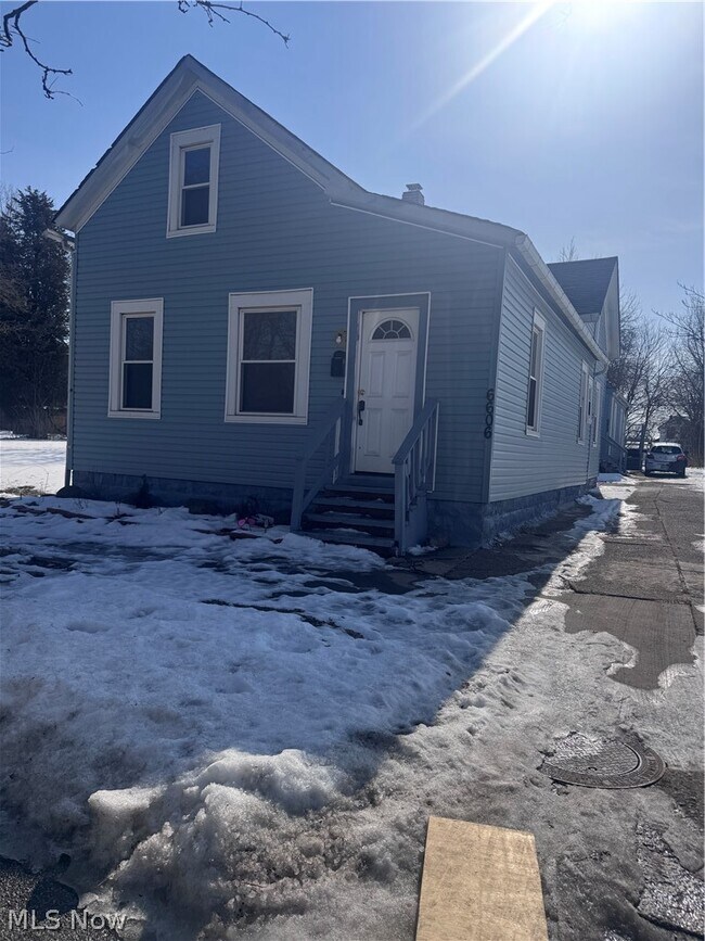 Building Photo - 6606 Charter Ave