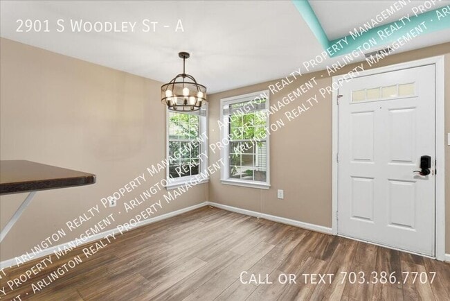 Photo - 2901 S Woodley St