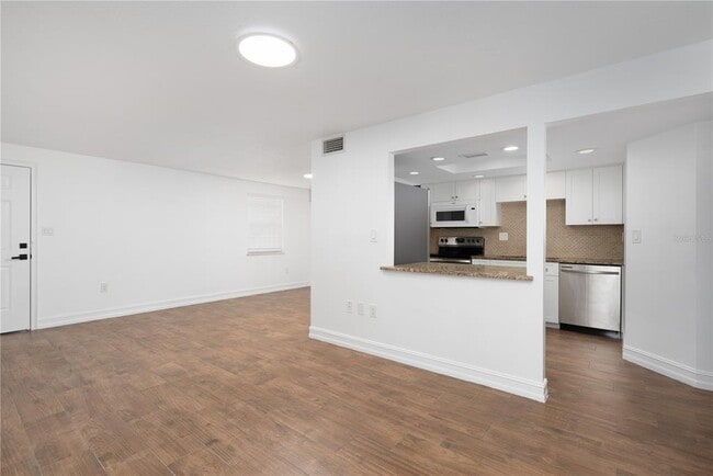 Building Photo - 22291 Westchester Blvd Unit 204