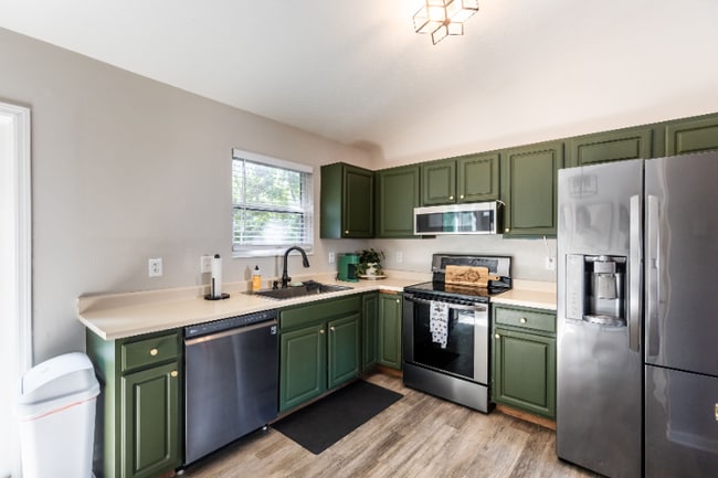 Photo - 868 Virginiabradford Ct