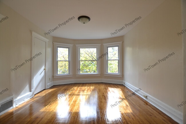 Photo - 207 Bridge St Unit 2