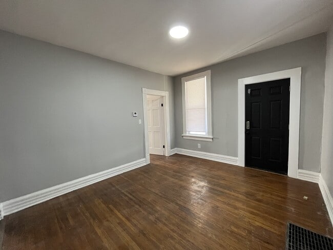 Photo - 220 W Park Ave