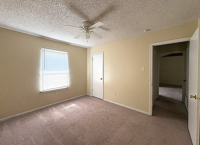 Photo - 2309 Whitney Dr