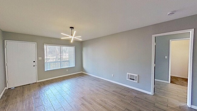 Photo - 1040 W MacArthur Blvd