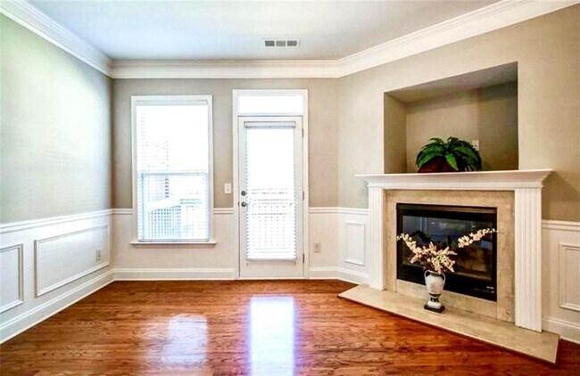 Photo - 217 16th St NW