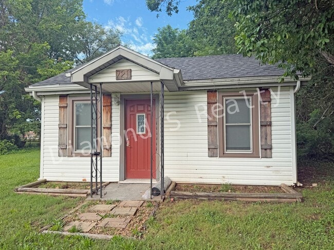 Photo - Adorable 2 Bed/1 Bath Home