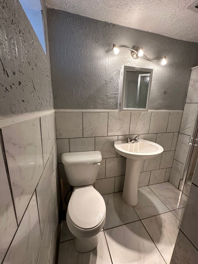 Photo - Single Family Home 3 Bedroom 2 Bathroom Fo...