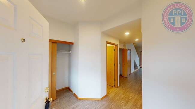 Photo - Beautiful Village Townhome!! Double Garage- Great Sunnyside Location!! Pet Friendly Princeton Vil...