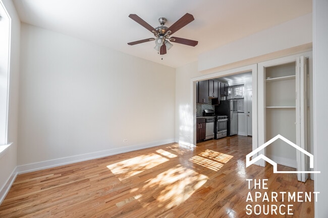 Photo - 3904 N Janssen Ave Unit 2