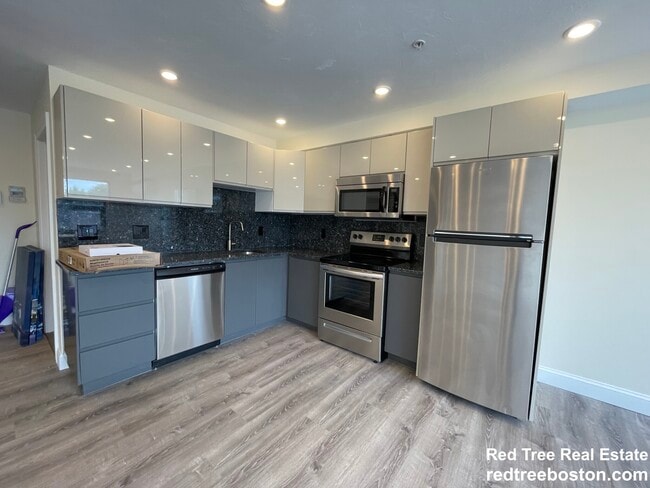 Photo - 1018 Commonwealth Ave