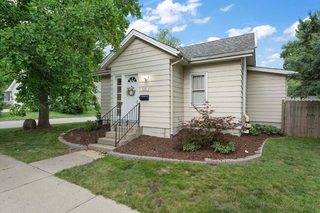 2 bed 1.5 bath home Downtown Valparaiso - 2 bed 1.5 bath home Downtown Valparaiso