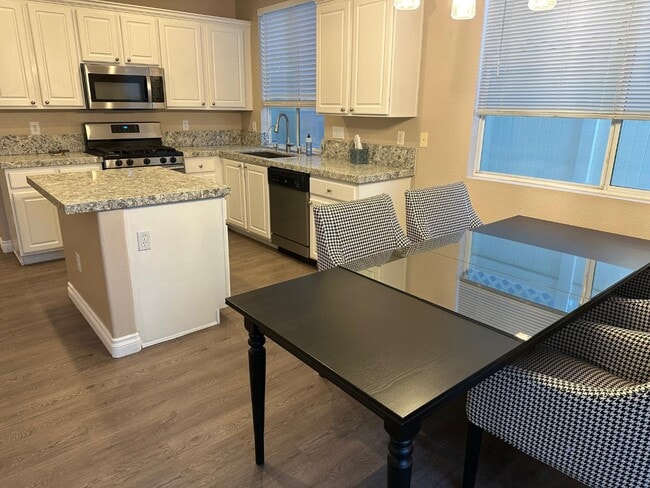 Photo - 7533 French Springs St