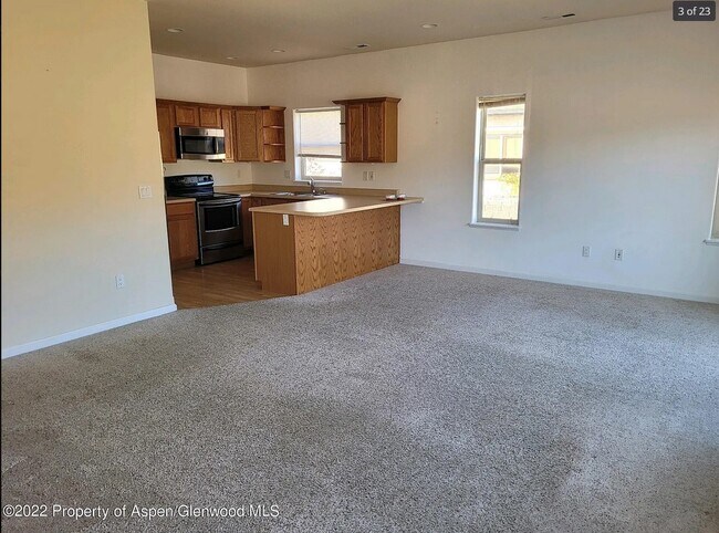Photo - 108 Castle Ridge Dr