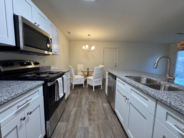 Photo - Taylor Pointe Apartments