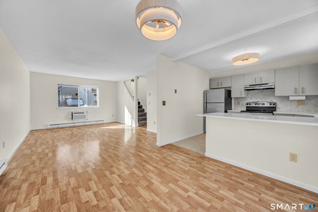 Photo - 925 Oronoke Rd Unit 14F