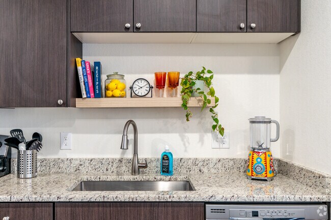 1BR, 1BA - 771SF - Kitchen - The Edge at Mt. Shadows