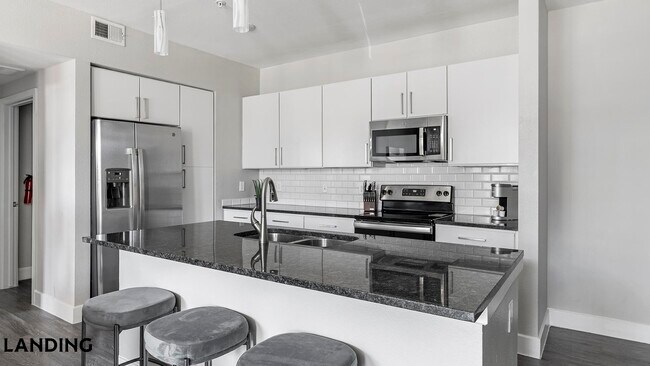 729 Junction Dr Unit D300