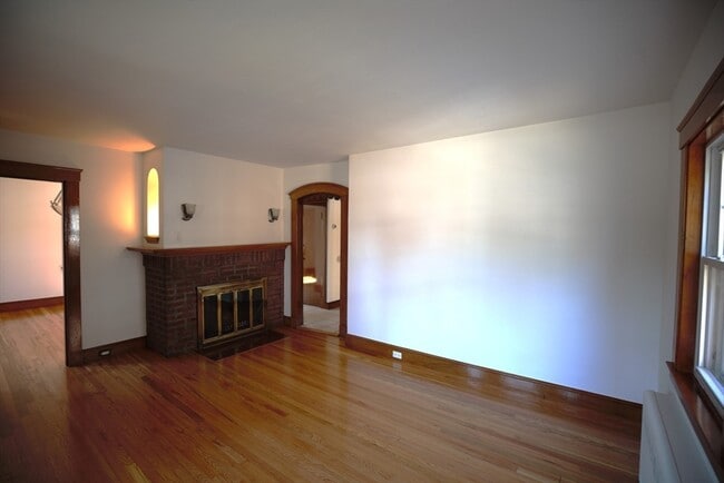 Photo - 230 Orient Ave Unidad 1