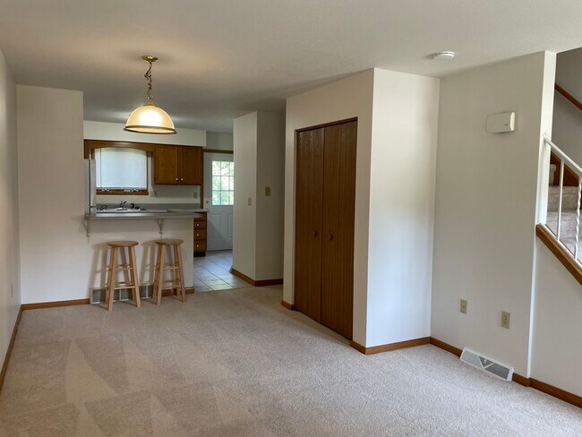 Dining Area - 5447 Cider Mill Rd