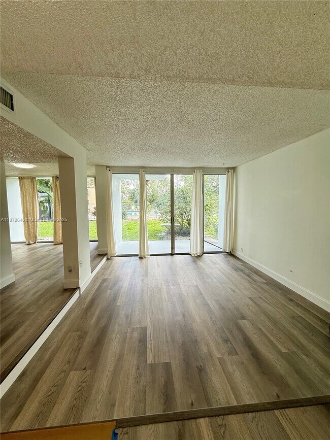 Photo - 9441 Live Oak Pl