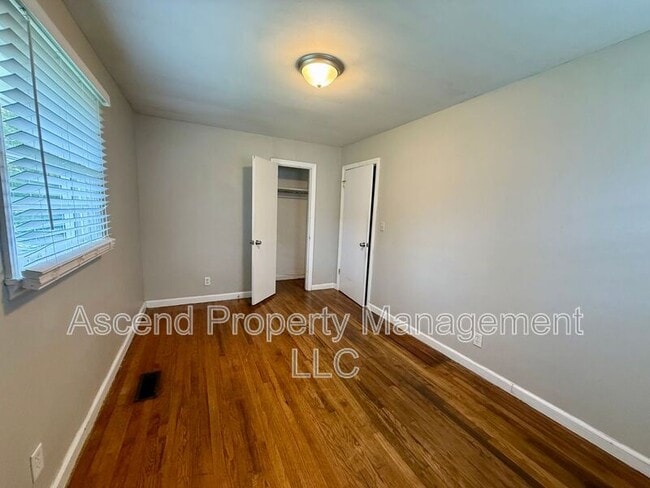 Photo - 5514 Rosemont Dr