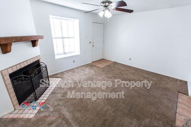 Photo - 921 W University Dr