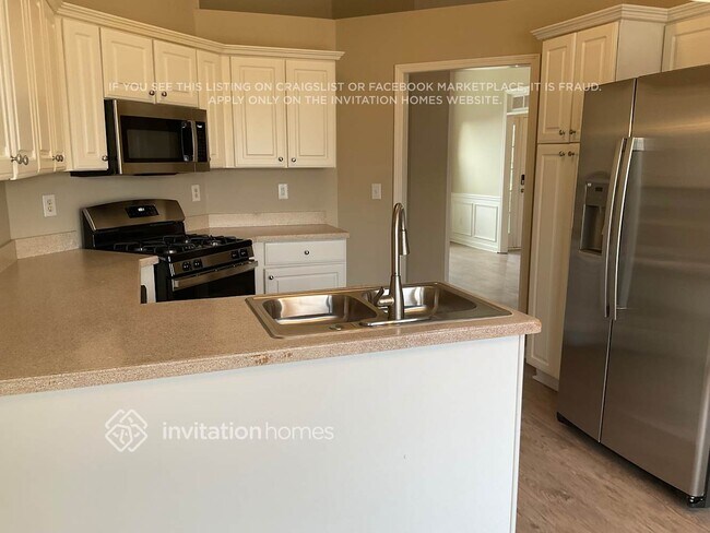 Photo - 890 Madison Chase Way