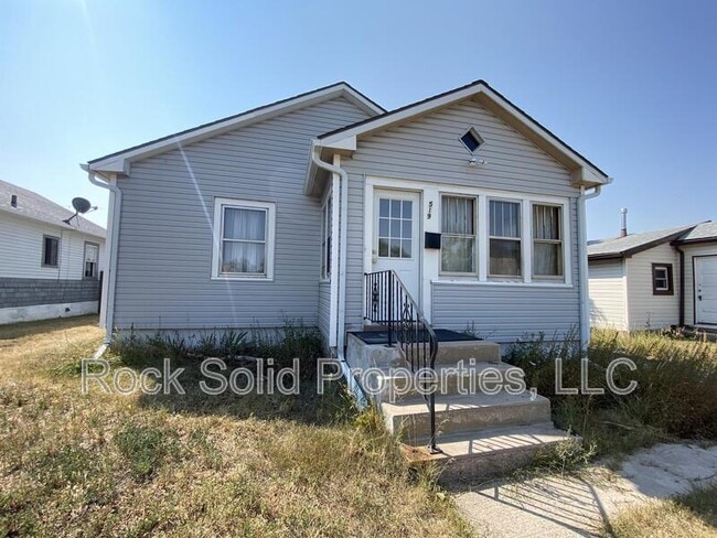 Building Photo - 519 E 7th St Rental