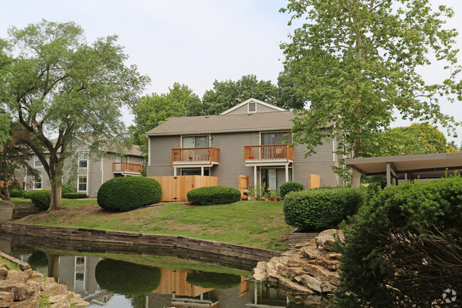 Corinth Paddock - Corinth Paddock Apartments