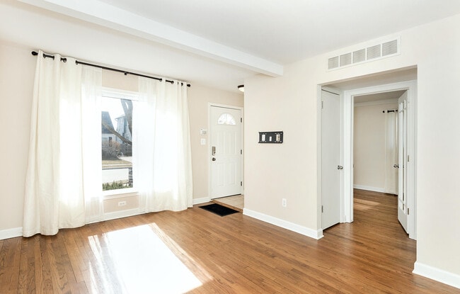 Photo - 1635 Cole St